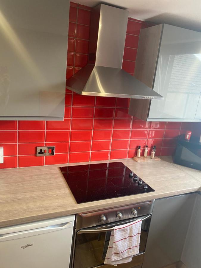 2 Bedroom Apartment In Saltcoats Town Beside The Seaside Extérieur photo